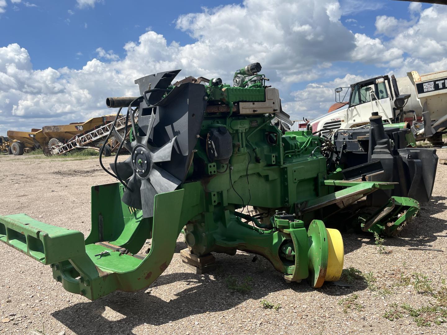 ./imagenes/INVOICE/2019/17825/TRACTOR JOHN DEERE 8225R (18).JPG